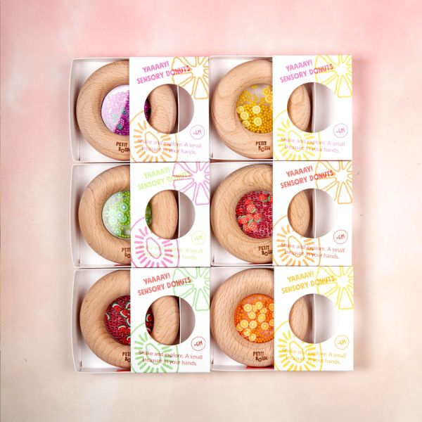 Hochet sensoriel bébé Donut en bois Fraises
