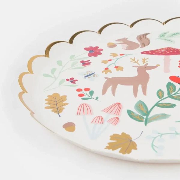 Set de 8 grandes assiettes en carton Forêt de Noël (avec dorure)