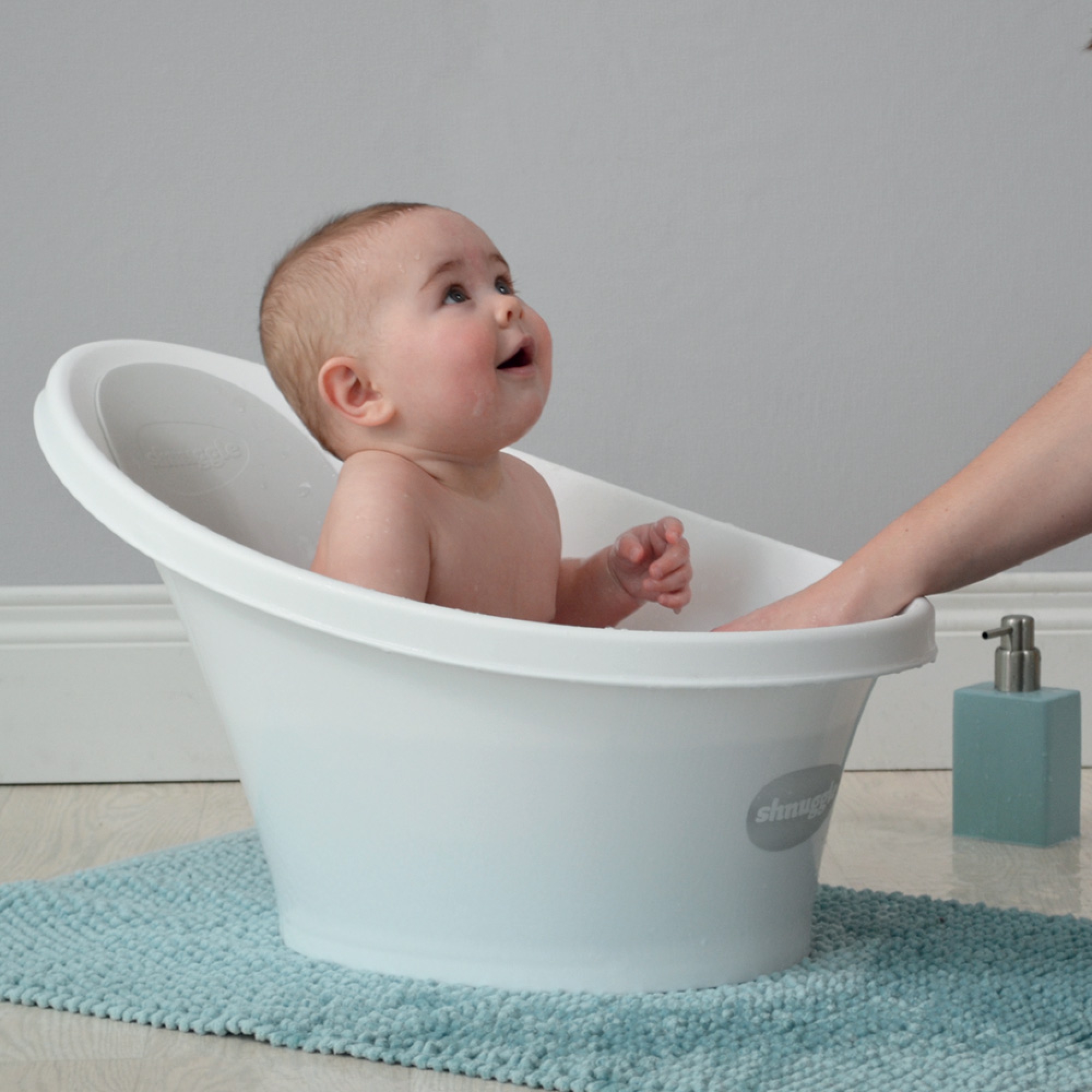 Réducteur de baignoire blanc et gris - Made in Bébé