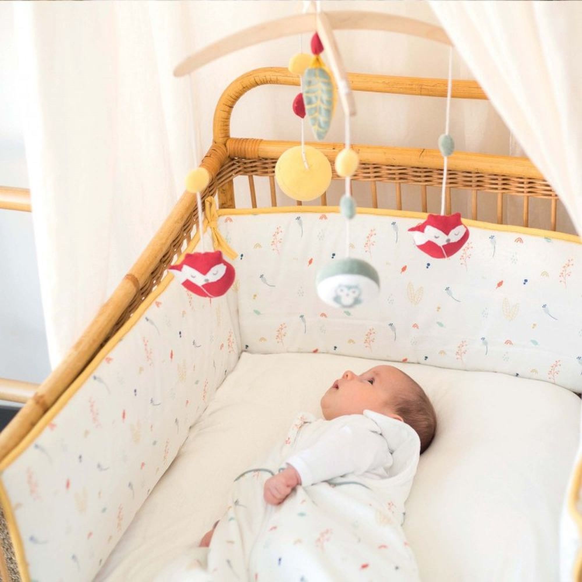 Quel tissu pour tour de lit bébé ? La Liste