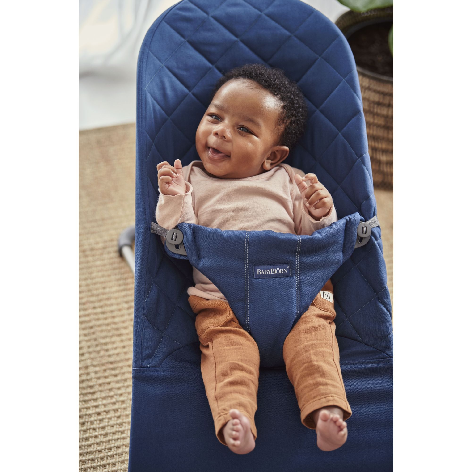 Transat Bliss en coton BabyBjörn bleu nuit - Baby Björn