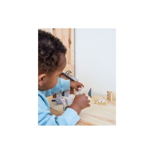 Ferme en bois avec animaux et accessoires