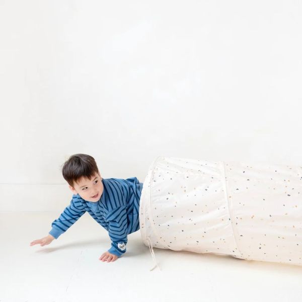Tunnel de jeu en tissu recyclé Terrazzo crème