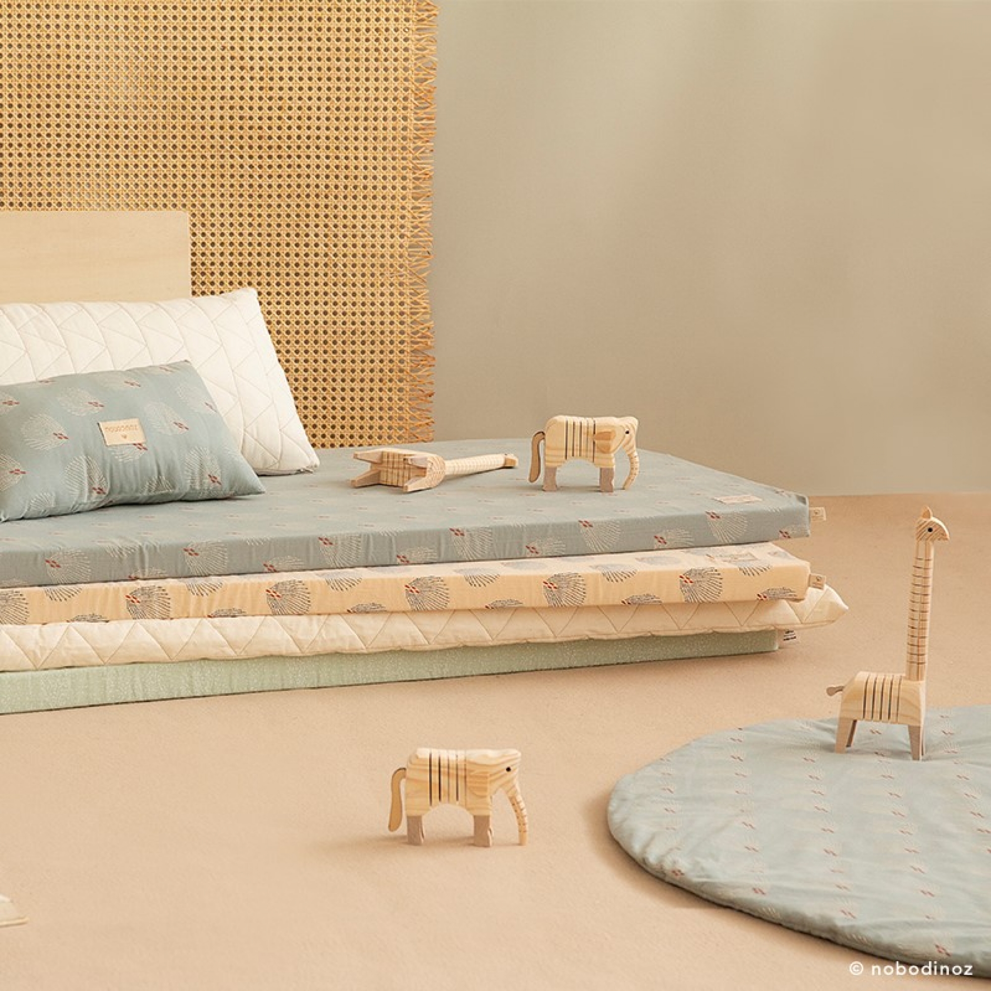 Nobodinoz Matelas De Sol Coton Bio St Barth White Gatsby Antique Green Made In Bebe